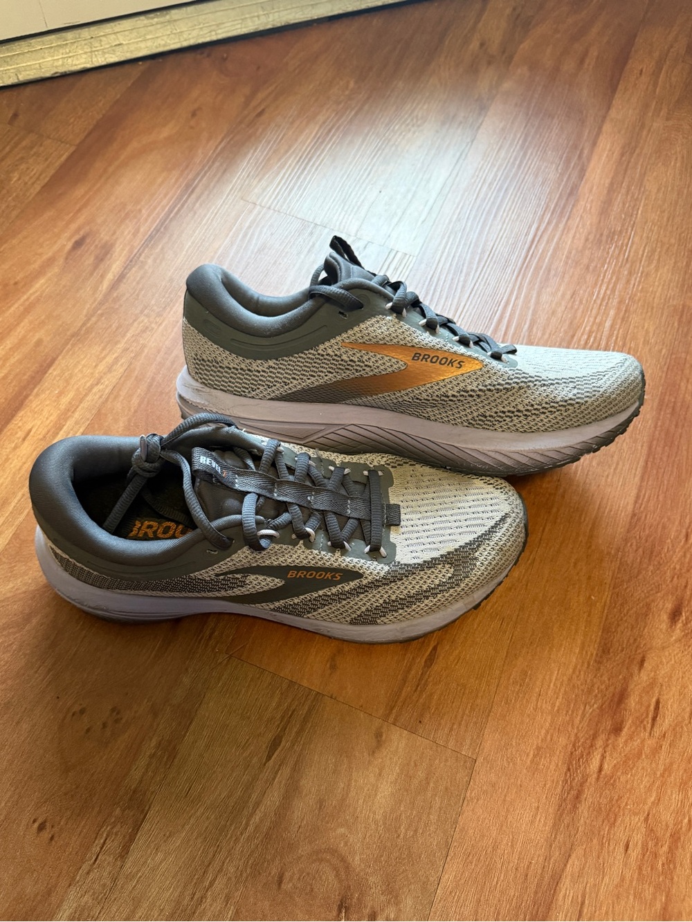 Brooks Revel 7 Running Shoe, 9 - Sweet Lavender & Ebony, EUC